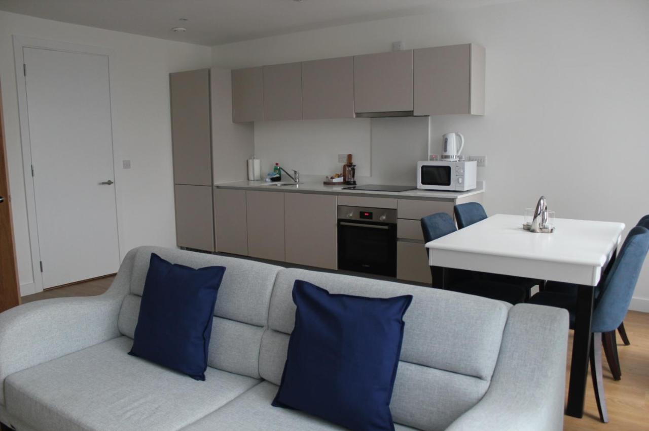 Berks Luxury Serviced Apartments , Free Parking, Free Gym And Free Wifi Bracknell Dış mekan fotoğraf
