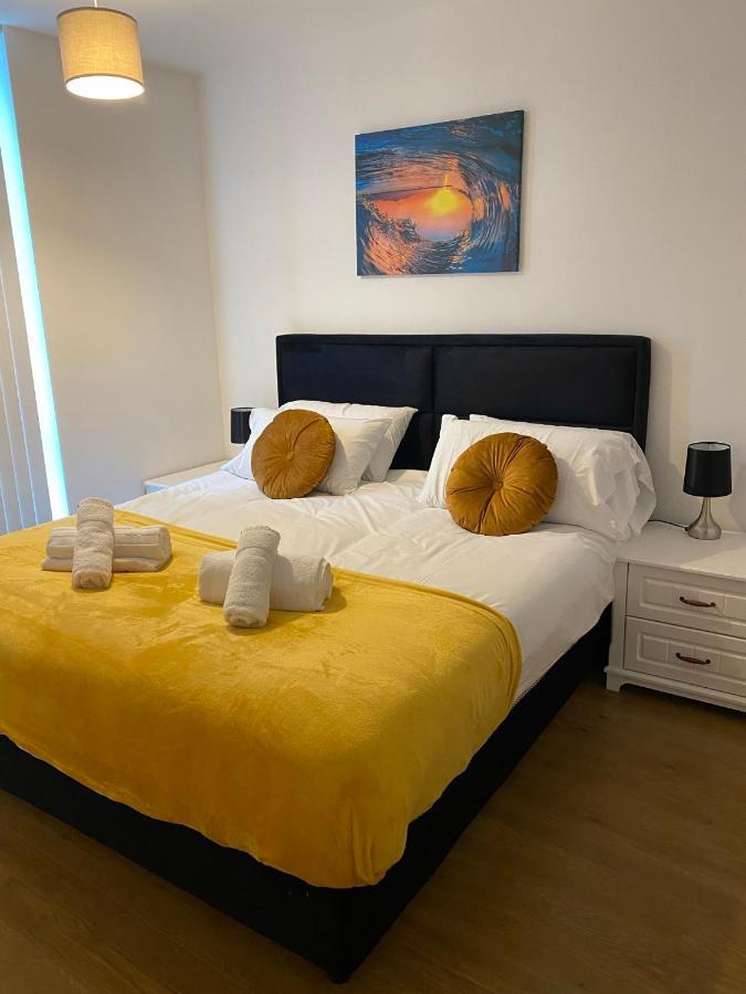 Berks Luxury Serviced Apartments , Free Parking, Free Gym And Free Wifi Bracknell Oda fotoğraf
