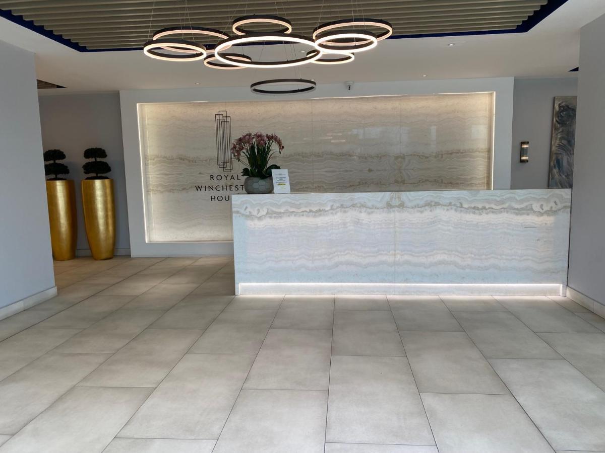 Berks Luxury Serviced Apartments , Free Parking, Free Gym And Free Wifi Bracknell Dış mekan fotoğraf