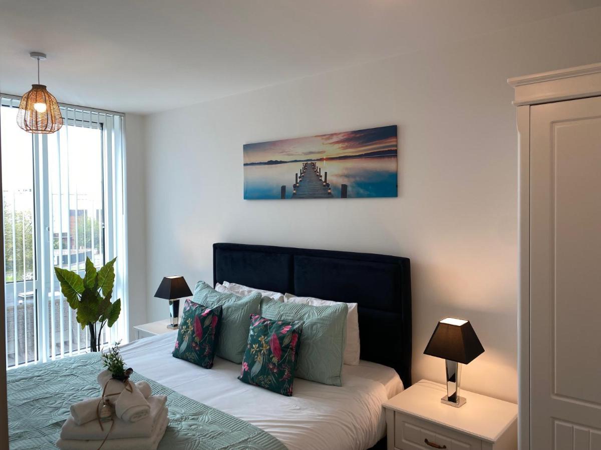 Berks Luxury Serviced Apartments , Free Parking, Free Gym And Free Wifi Bracknell Dış mekan fotoğraf