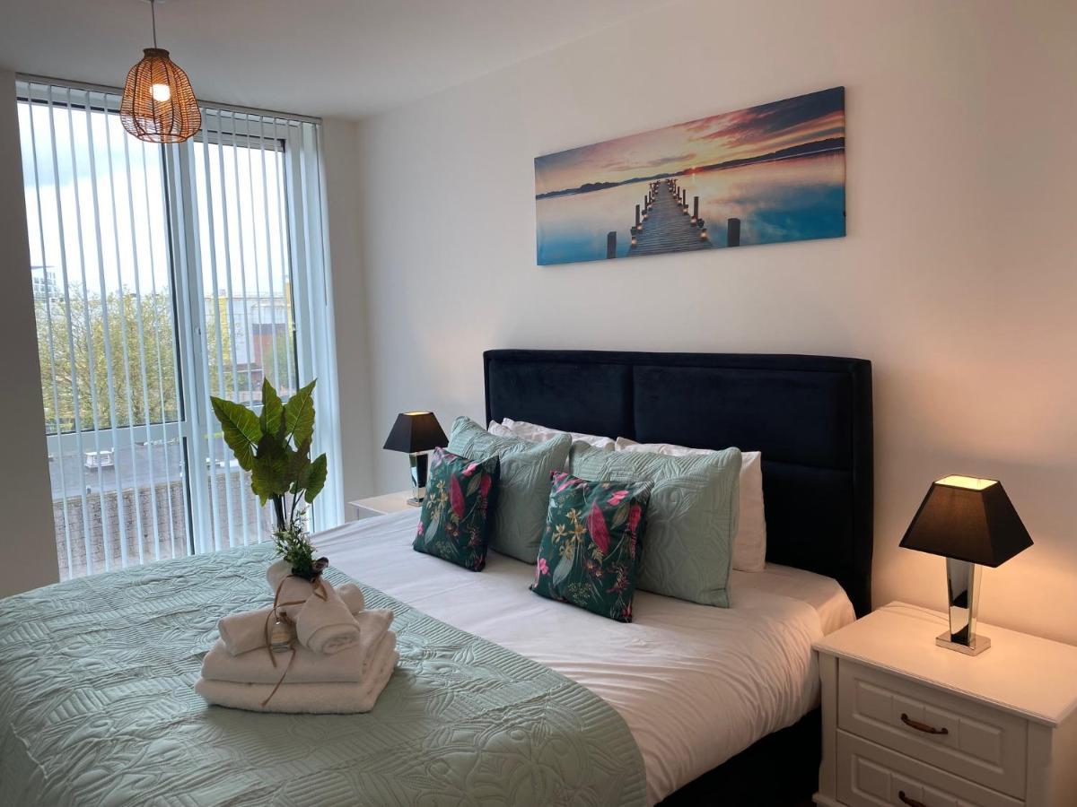 Berks Luxury Serviced Apartments , Free Parking, Free Gym And Free Wifi Bracknell Dış mekan fotoğraf