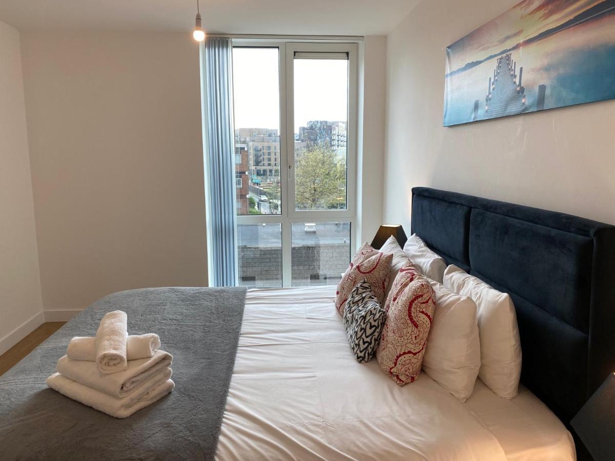 Berks Luxury Serviced Apartments , Free Parking, Free Gym And Free Wifi Bracknell Dış mekan fotoğraf