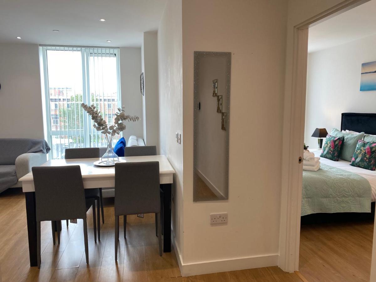 Berks Luxury Serviced Apartments , Free Parking, Free Gym And Free Wifi Bracknell Dış mekan fotoğraf