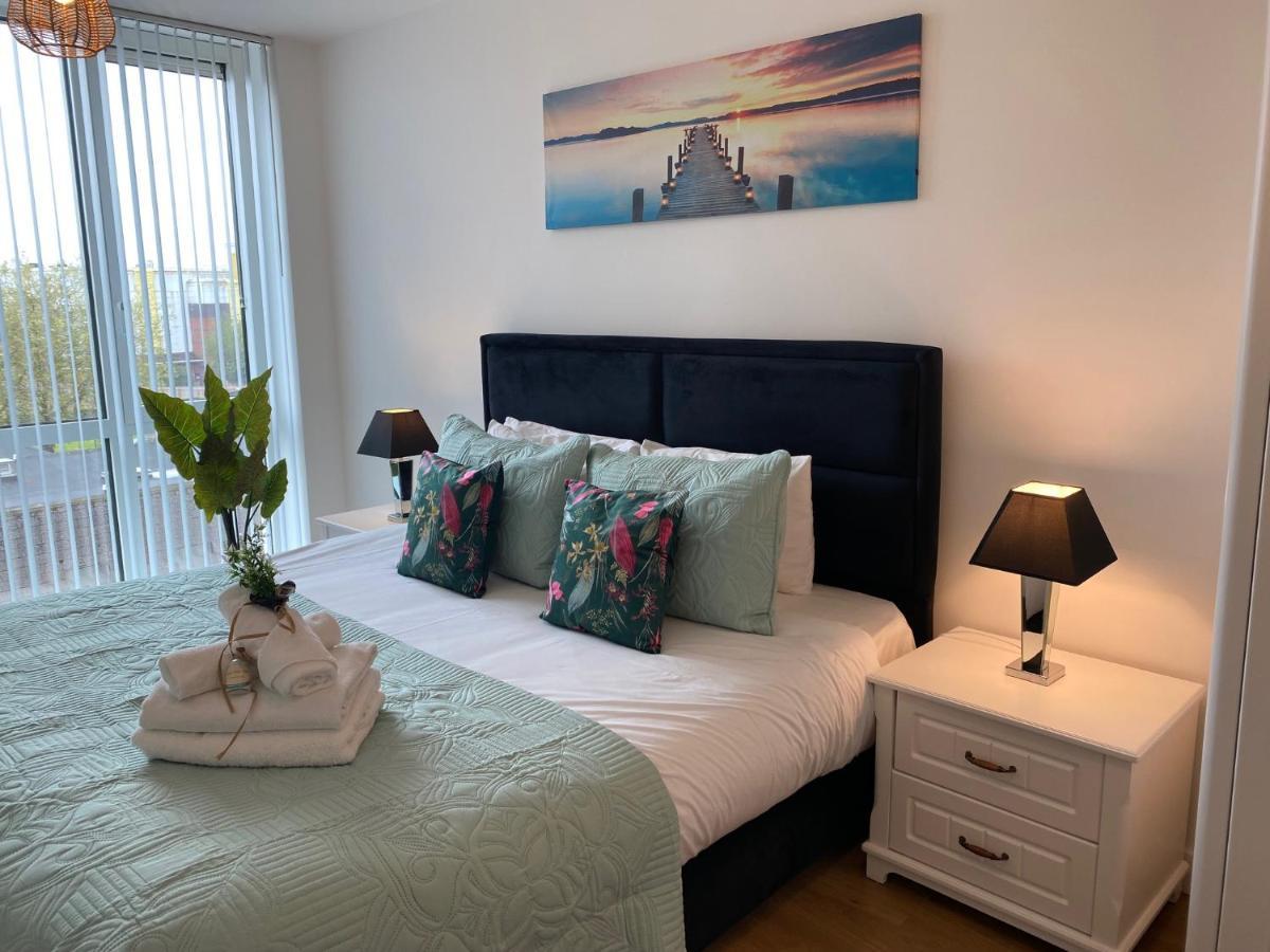 Berks Luxury Serviced Apartments , Free Parking, Free Gym And Free Wifi Bracknell Dış mekan fotoğraf