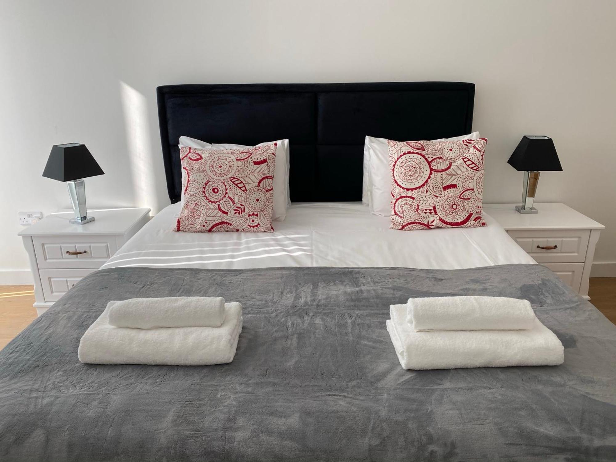 Berks Luxury Serviced Apartments , Free Parking, Free Gym And Free Wifi Bracknell Oda fotoğraf