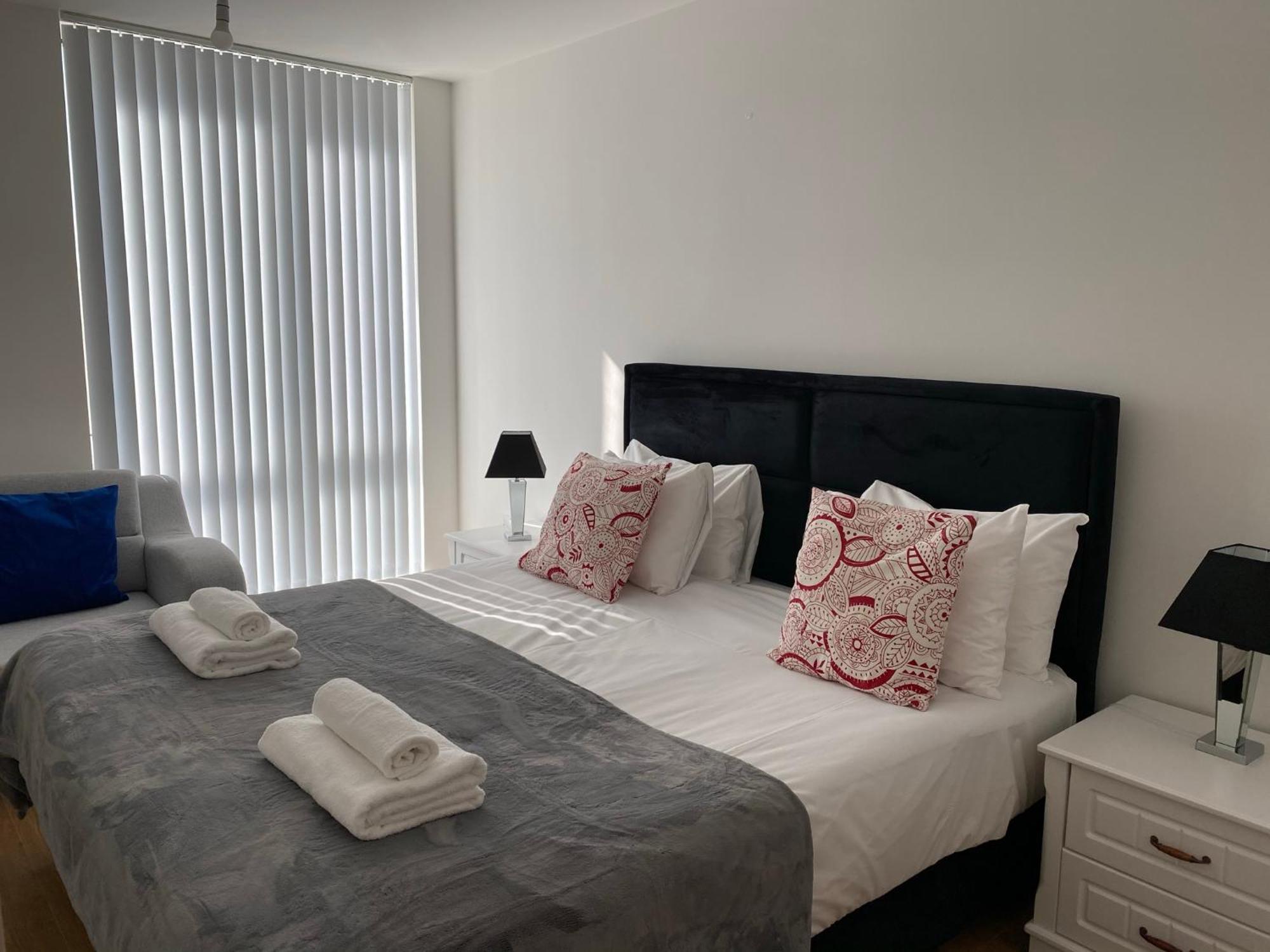 Berks Luxury Serviced Apartments , Free Parking, Free Gym And Free Wifi Bracknell Oda fotoğraf